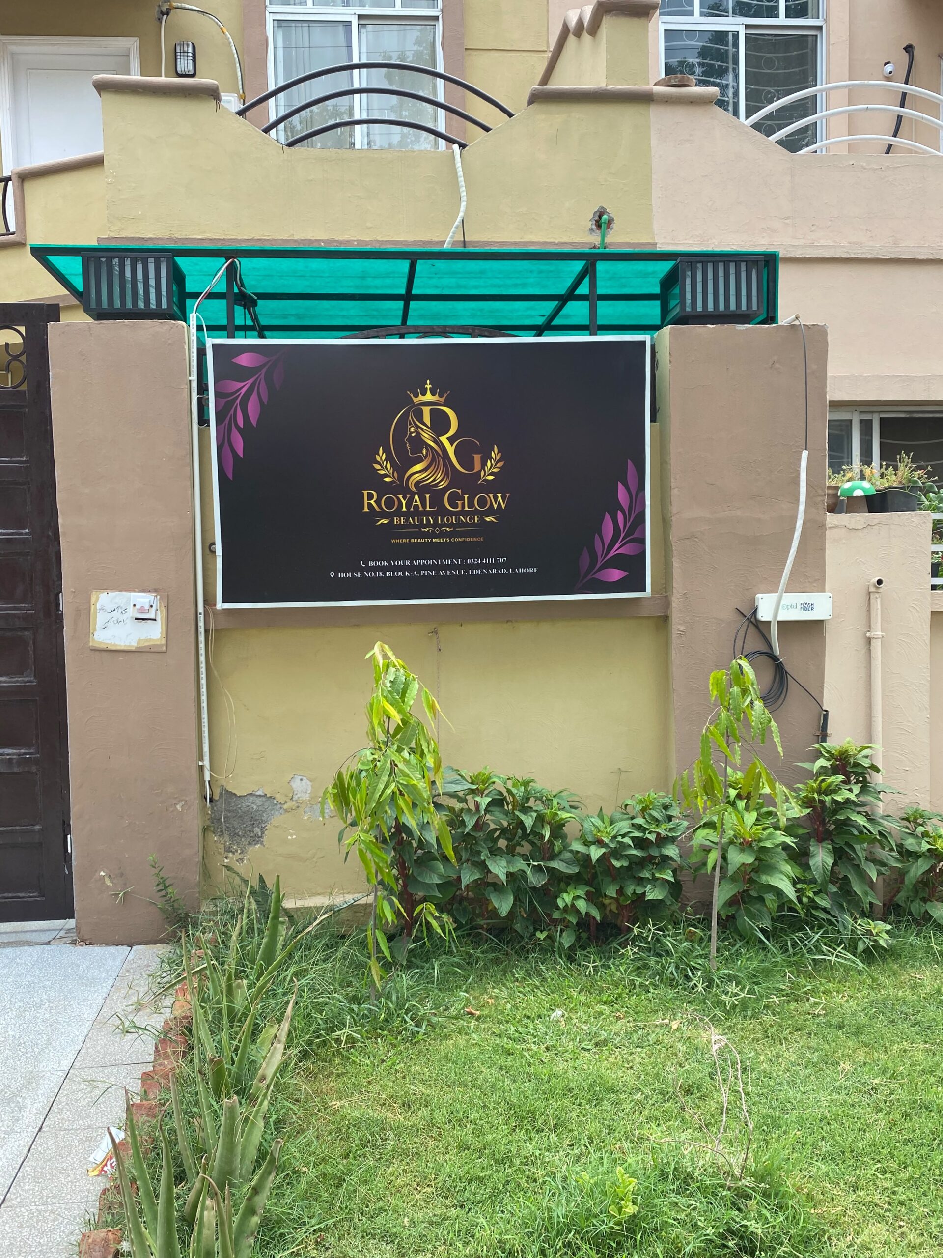 Royal Glow Beauty Lounge Exterior