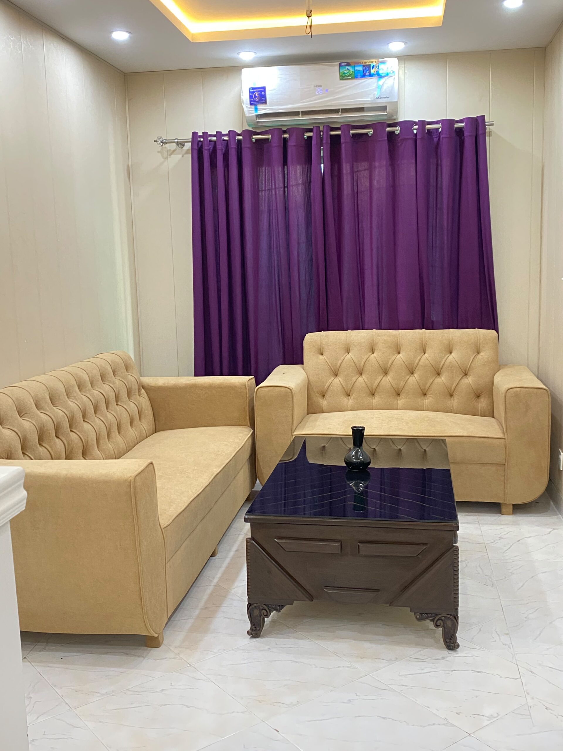 Royal Glow Relaxation Lounge